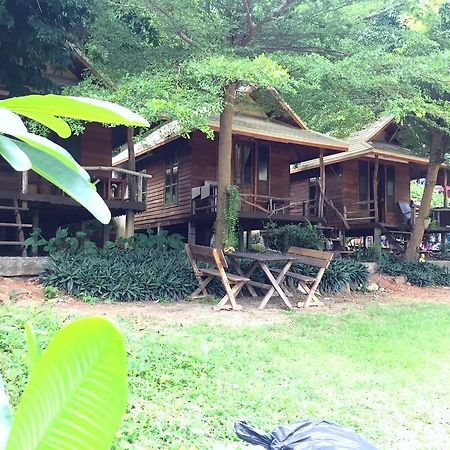Ferienwohnung Baan Pha Nin Mung Korn Rayong Exterior foto