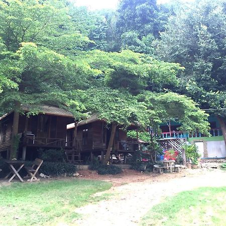 Ferienwohnung Baan Pha Nin Mung Korn Rayong Exterior foto