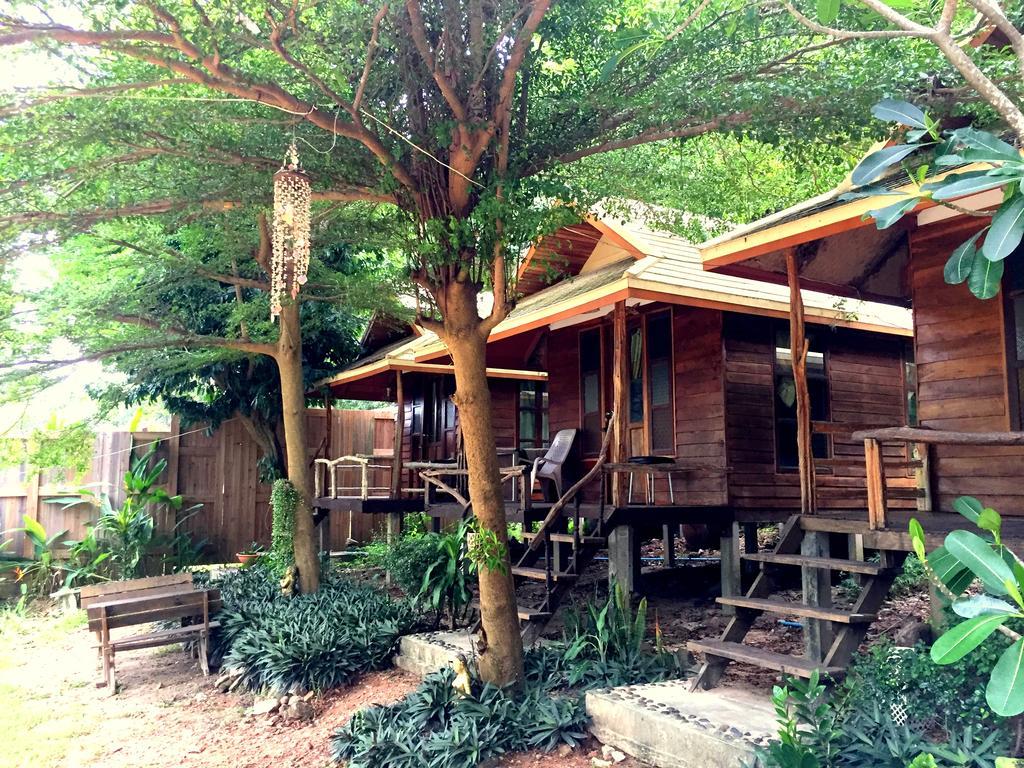 Ferienwohnung Baan Pha Nin Mung Korn Rayong Exterior foto